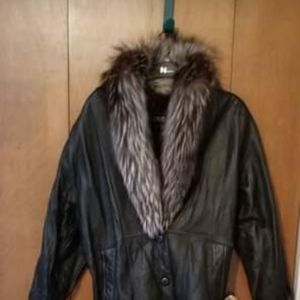 Outland Outfitters leather coat with fur trim size M